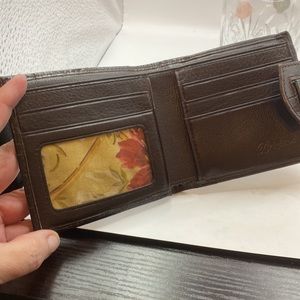 Brighton fold over wallet 4”x4” leather croc print cash card kiss lock change